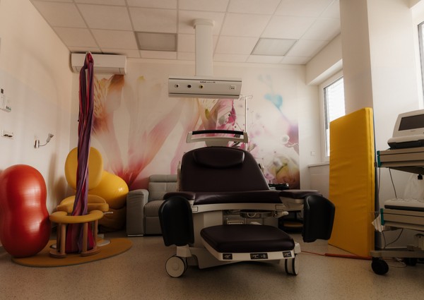 8 - porodní sál 2.jpg